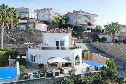 Cozy villa 3+1 in Alanya, Kargicak