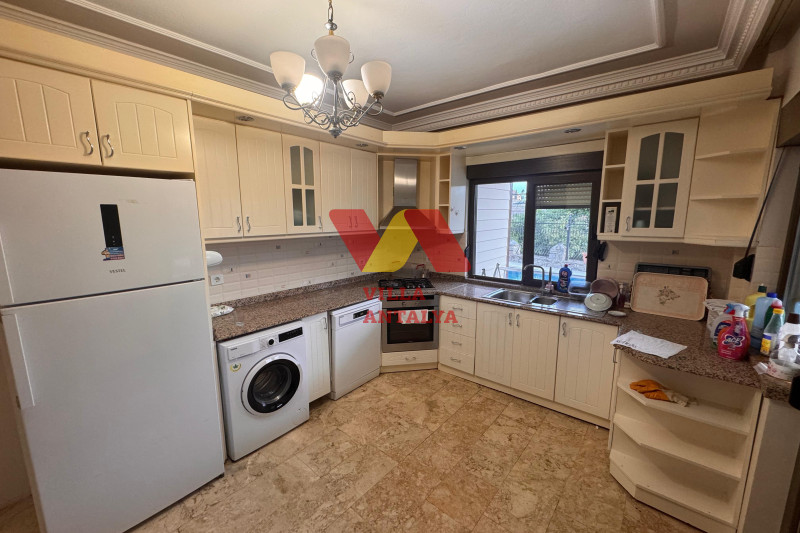 4+1 villa in Alanya, Oba citizenship. Фото 10