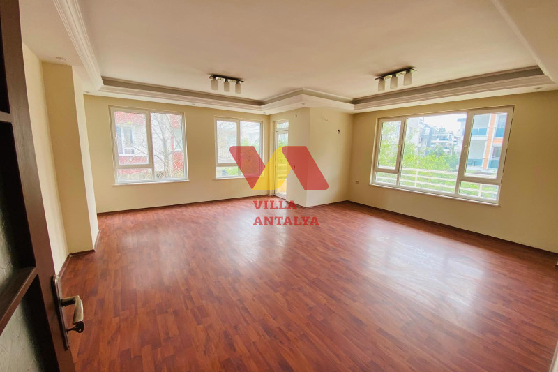 Квартира 3+1 в Коньялты, 250 м до моря. Фото 1