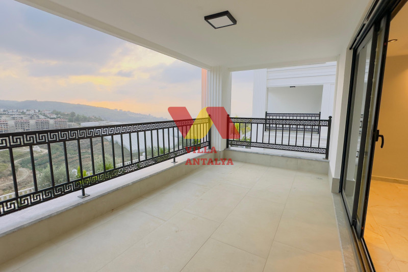 Snow-white 5+1 villa in Alanya, for citizenship. Фото 13