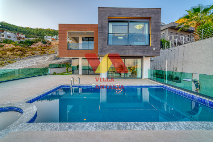 Stylish 4+1 villa in Alanya for citizenship